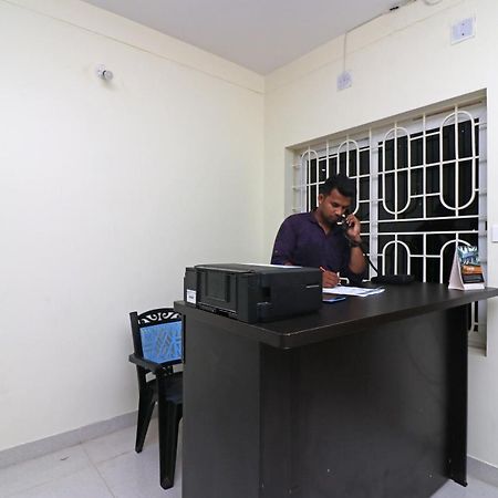Oyo Hotel Ayush Palace Каттак Екстер'єр фото