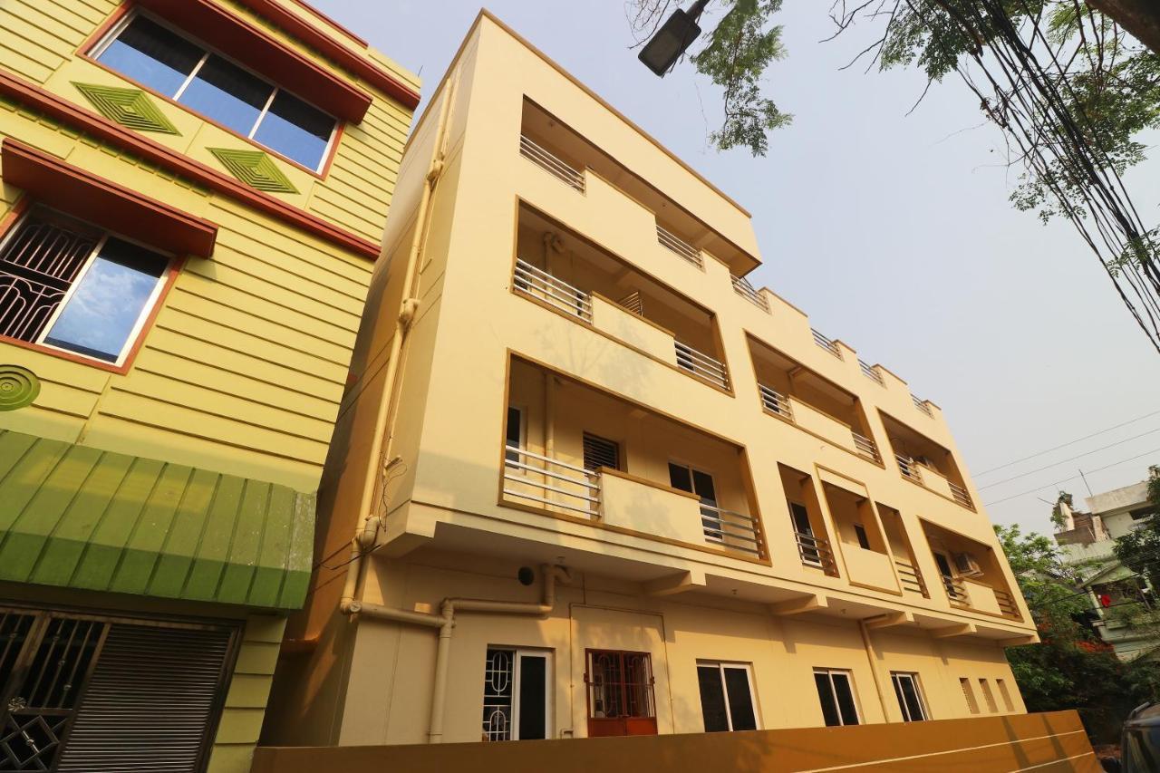 Oyo Hotel Ayush Palace Каттак Екстер'єр фото